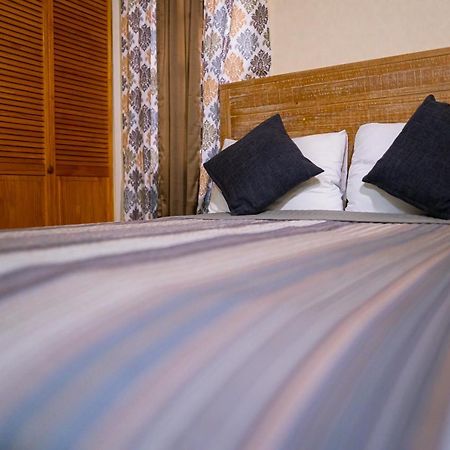 Connie'S Comfort Suites St. John's Bagian luar foto
