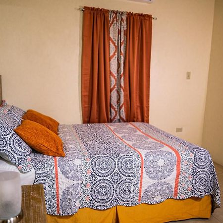 Connie'S Comfort Suites St. John's Bagian luar foto