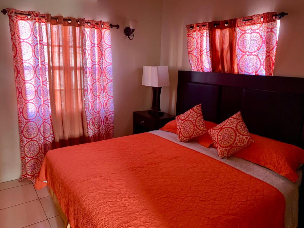 Connie'S Comfort Suites St. John's Bagian luar foto