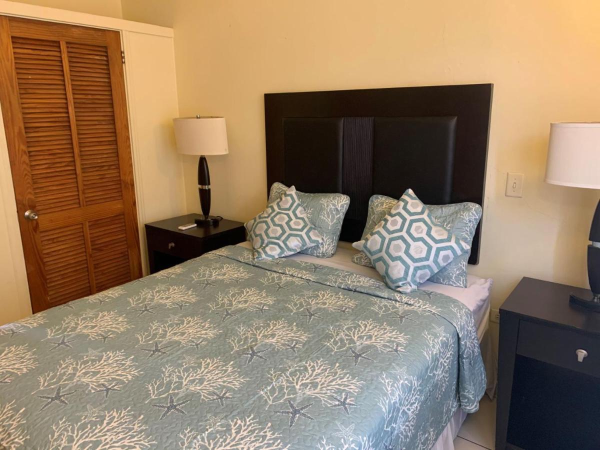 Connie'S Comfort Suites St. John's Bagian luar foto