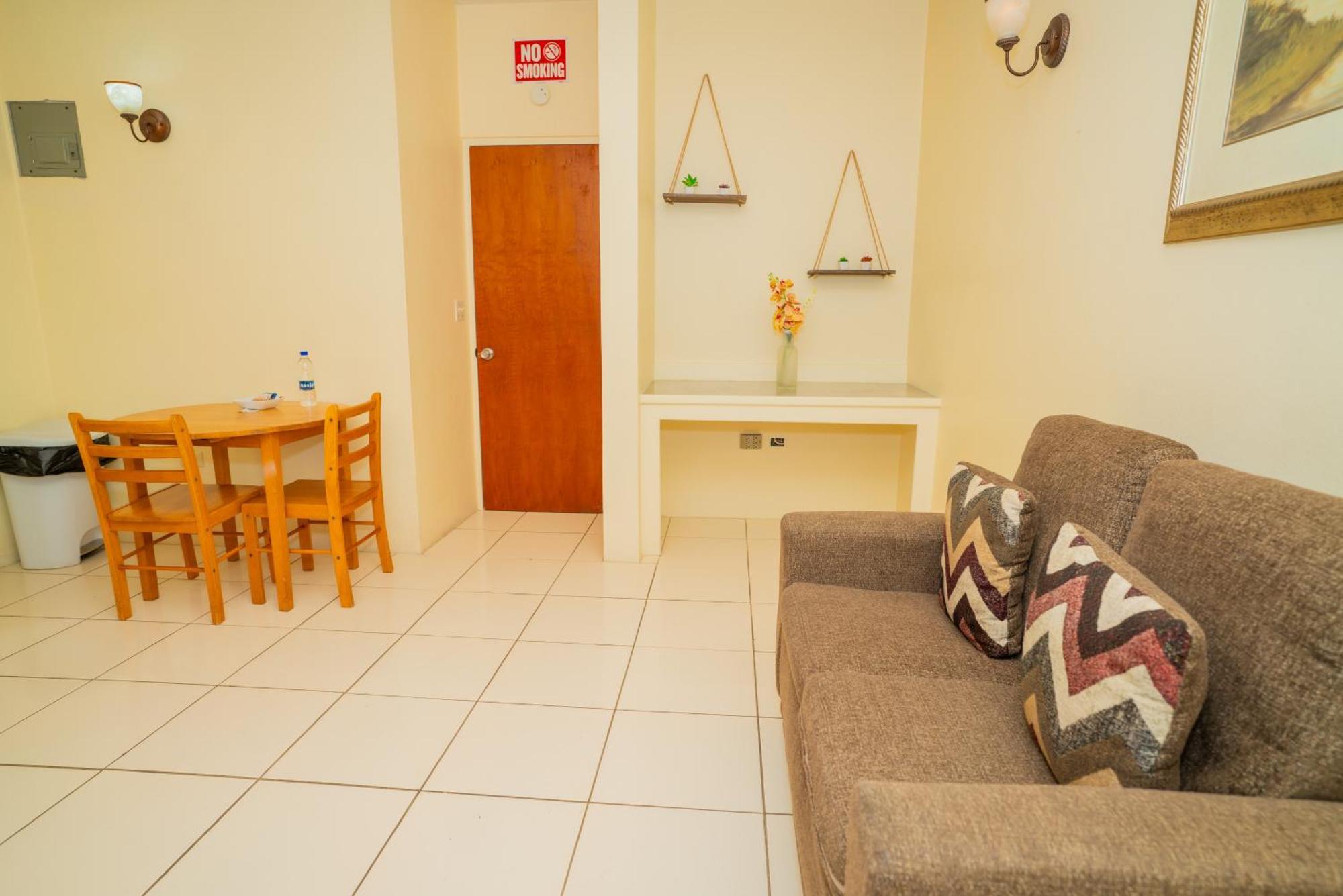 Connie'S Comfort Suites St. John's Bagian luar foto