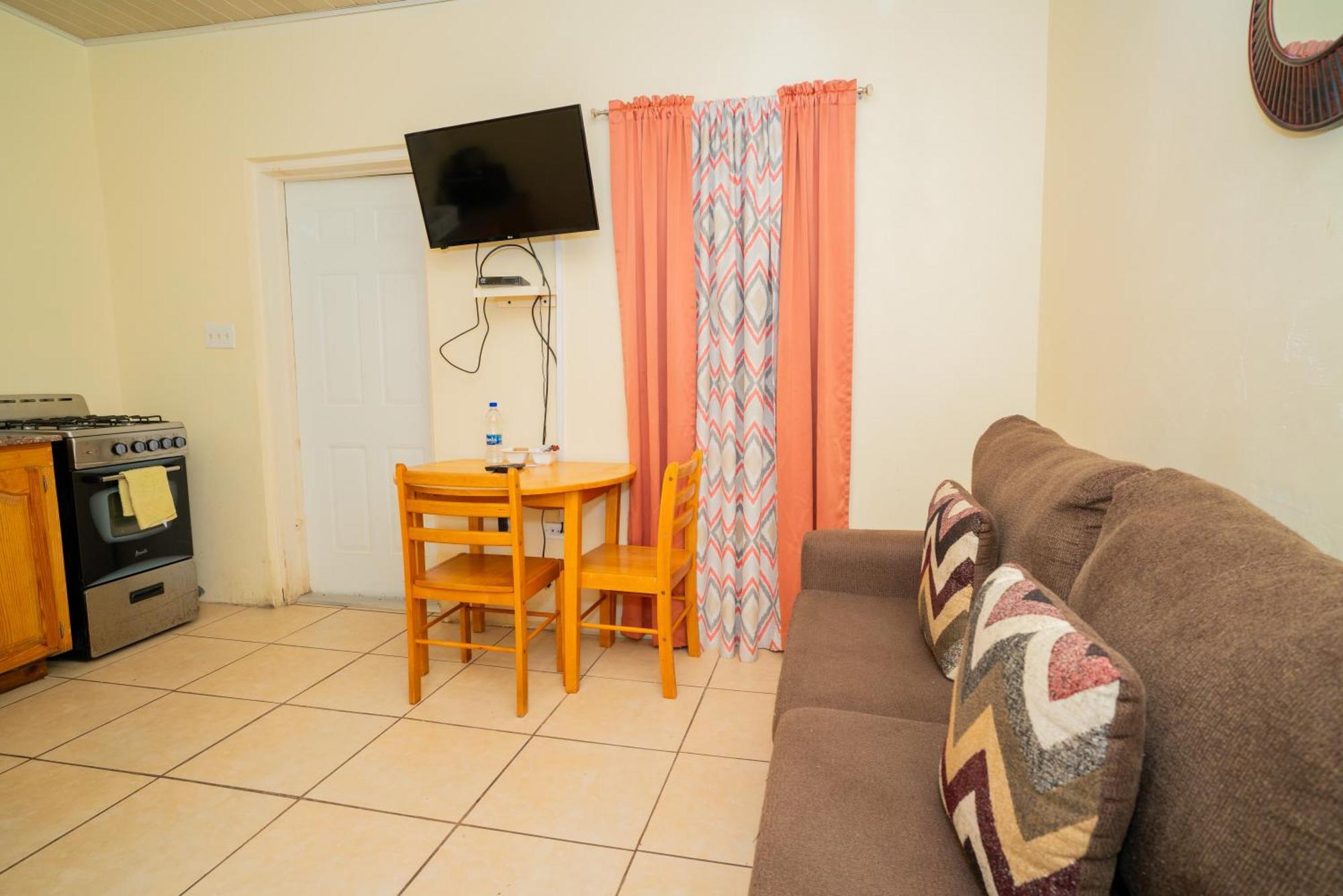 Connie'S Comfort Suites St. John's Bagian luar foto