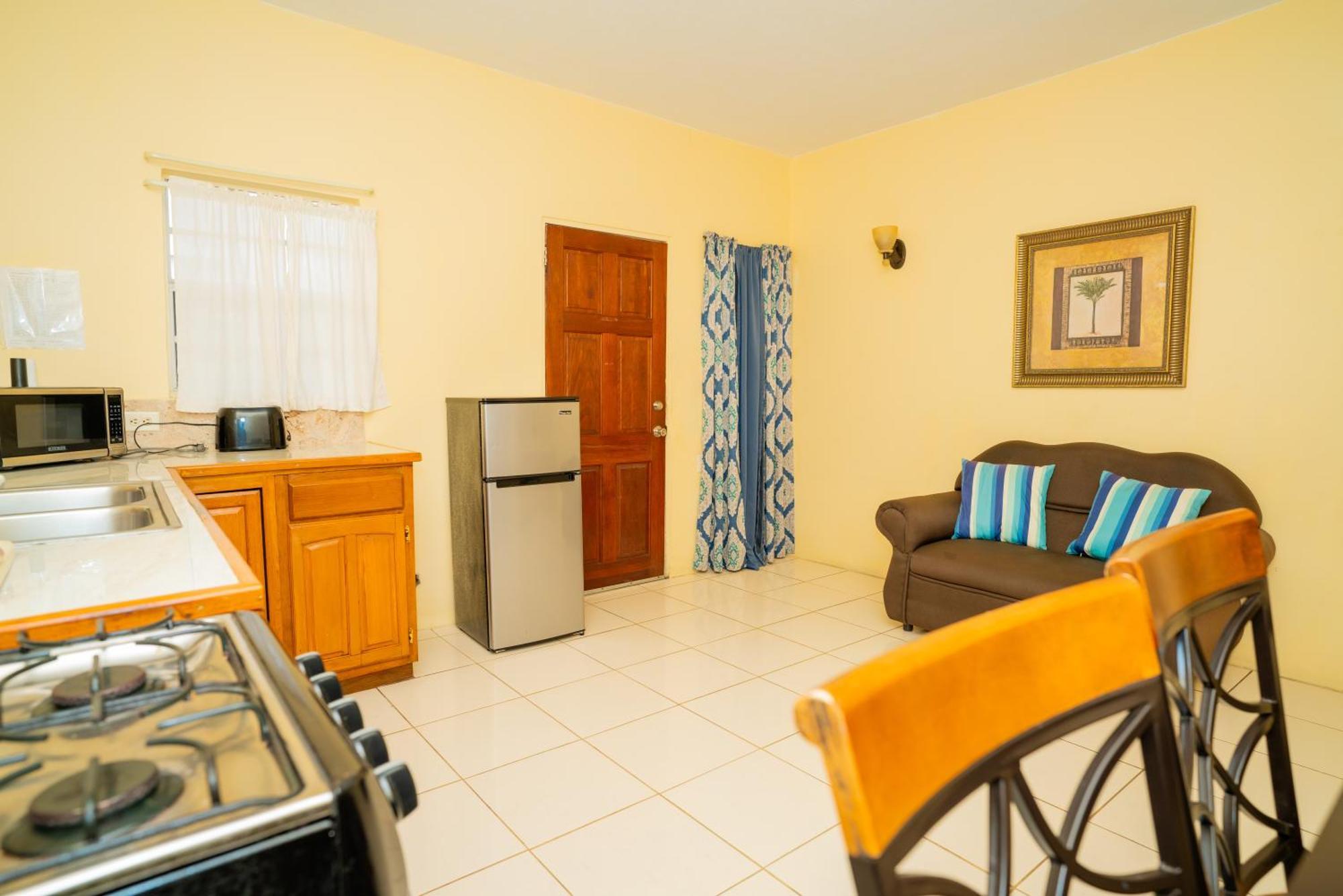 Connie'S Comfort Suites St. John's Bagian luar foto