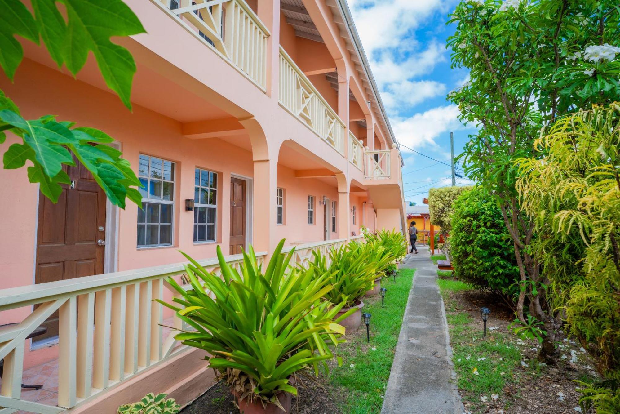 Connie'S Comfort Suites St. John's Bagian luar foto
