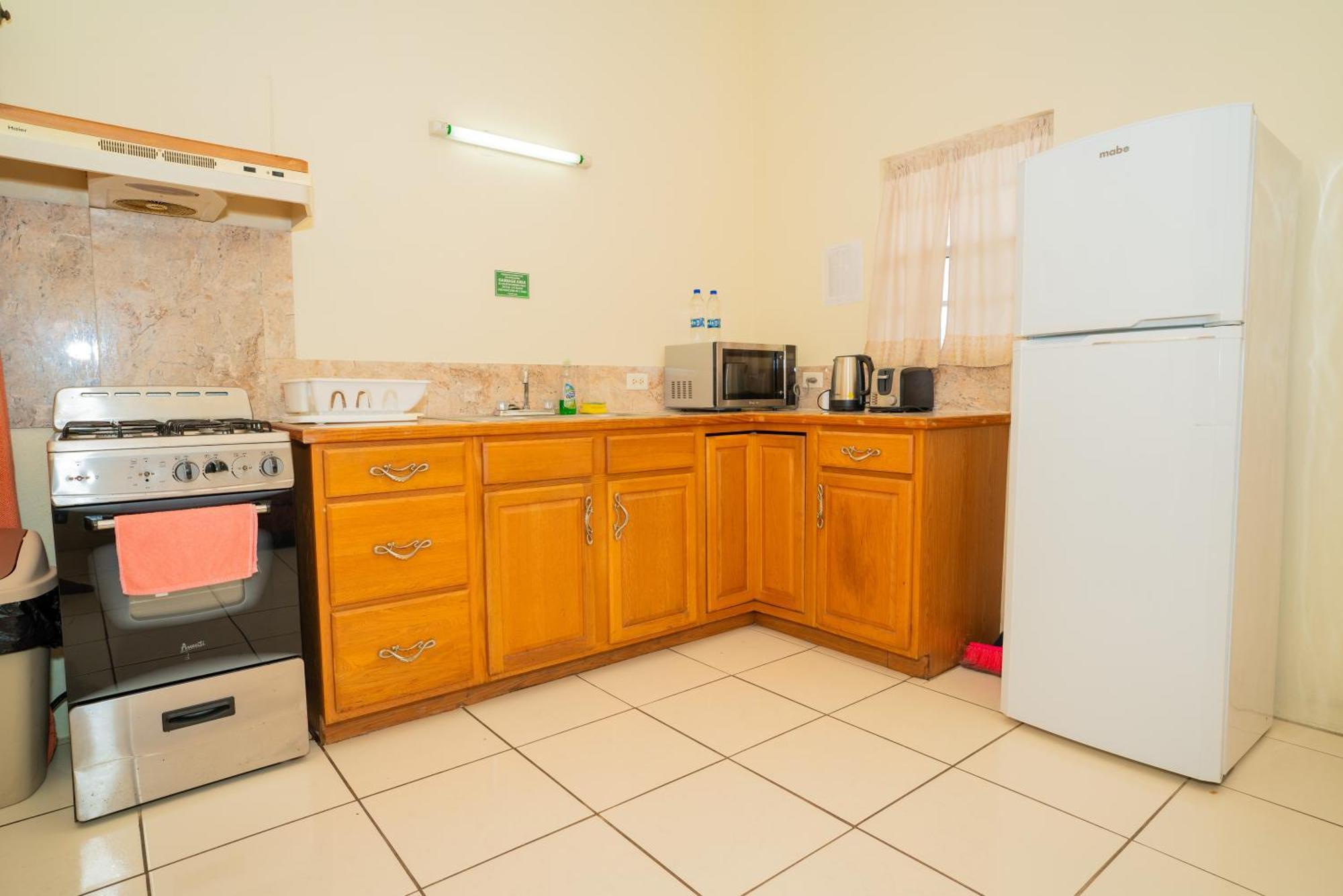 Connie'S Comfort Suites St. John's Bagian luar foto