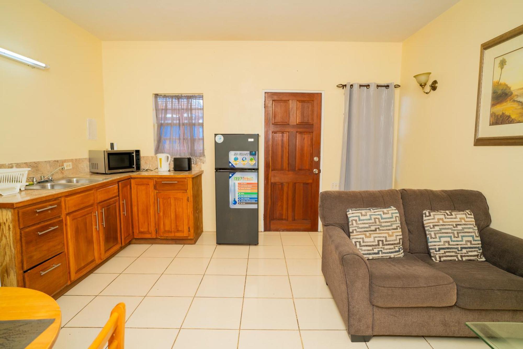 Connie'S Comfort Suites St. John's Bagian luar foto