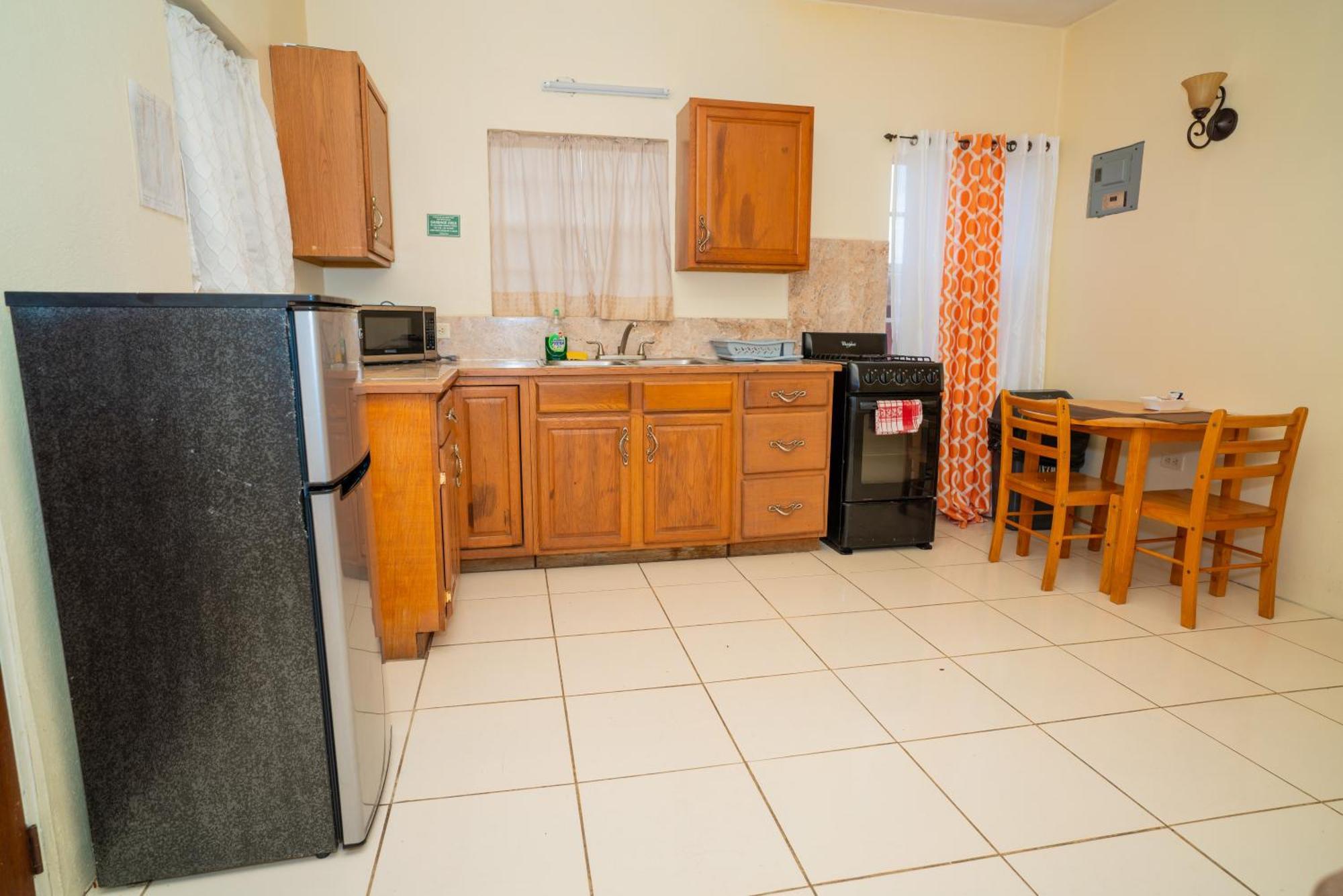 Connie'S Comfort Suites St. John's Bagian luar foto